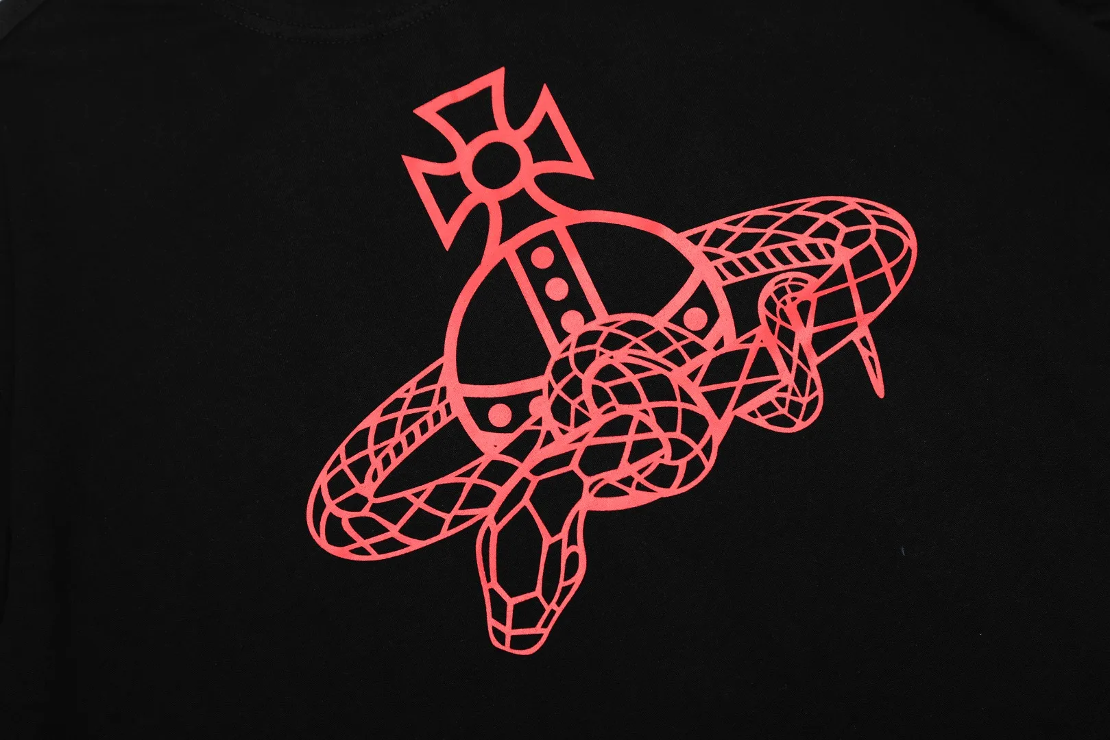 VIVI990# "Top hot style" vivienne west wood Western Wood Queen Mother Year of the Snake limited short sleeves 2025 top hot style 240g 32 count high-density double yarn pure cotton, comfortable fabric Size: XS-L Color: white red black red pink